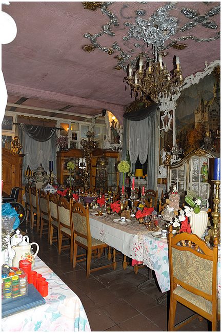 2009-09-18_20h12mn02s_rm0_9984.jpg - La salle des VIPs