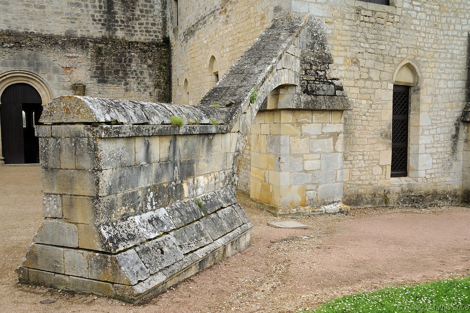 2008-05-10_11h32mn08s.jpg - A l'abbaye de Noirlac